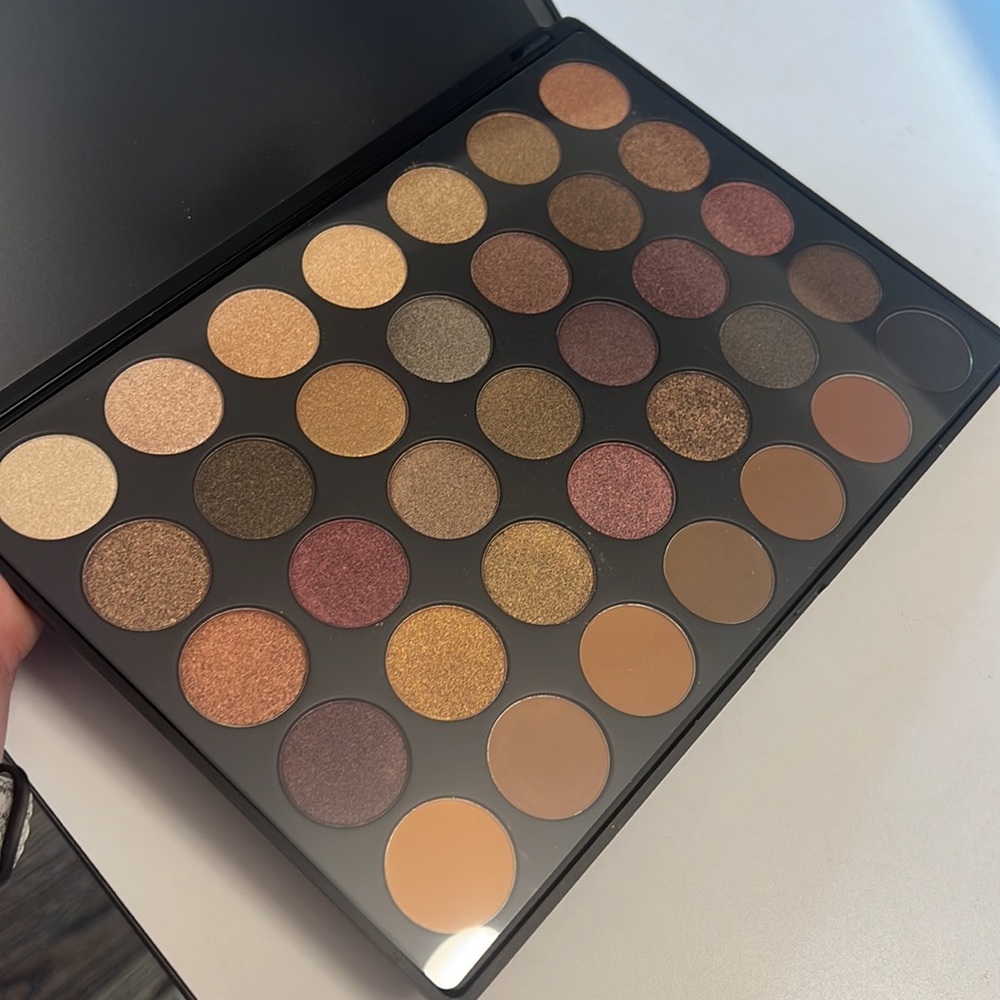 MORPHE 35F fall into frost neutral eyeshadow palette